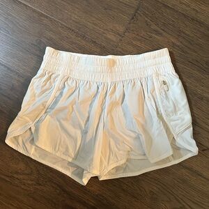 Lululemon Women’s White Tracker Shorts - Size 10